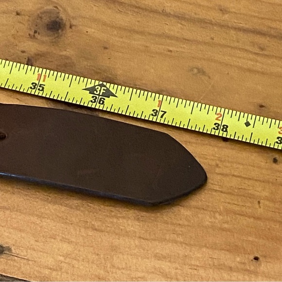 Levi's / Ladies Brown Leather Belt with Silver Embossed Detail Size L (30-34) - Picture 9 of 9